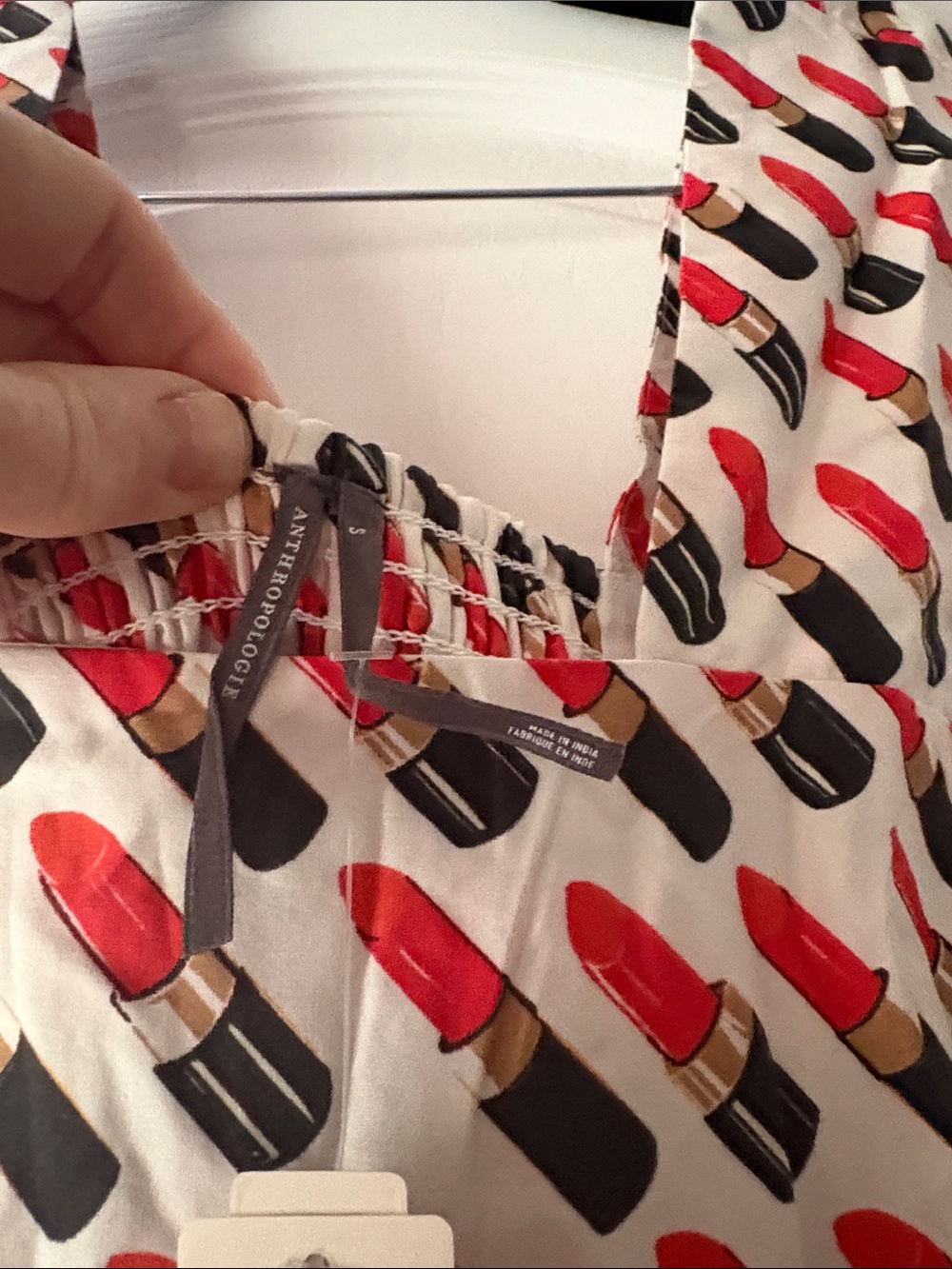 NWT Anthropologie Cotton White Dress with Red & Black Lipstick Print. Sz S - Picture 3 of 3